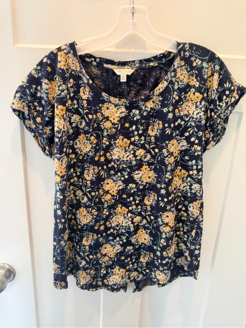 Lucky Brand Medium Navy Yellow Floral Cotton Tee Scoop Neck Short Sleeve Boho